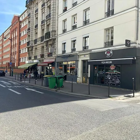 75014, France * 파리