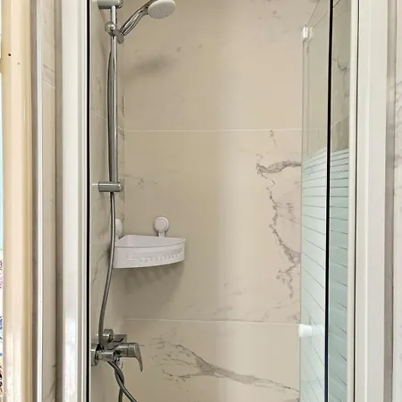 75014, France 파리