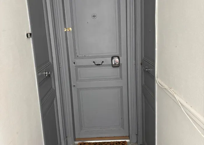 75014, France